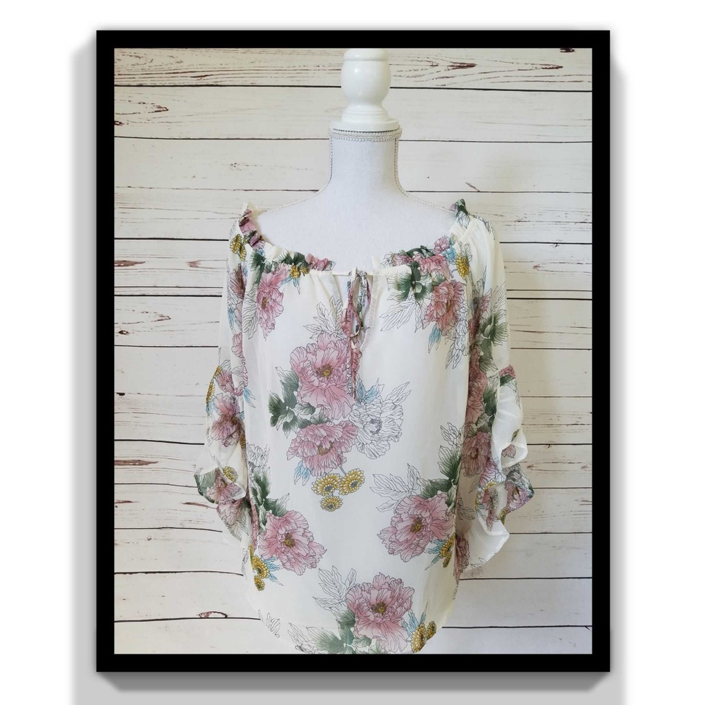 Timing Floral Blouse with Ruffle Sleeve Size M